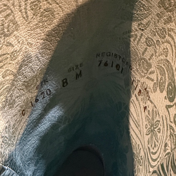 Elegant Tan and Brown Embroidered Heeled Boots - Picture 2 of 4